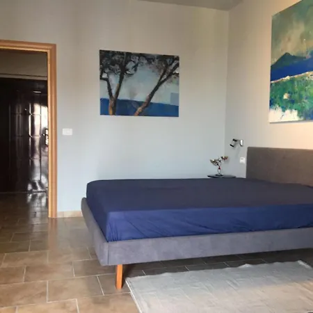 Dallendyshe House Apartmán